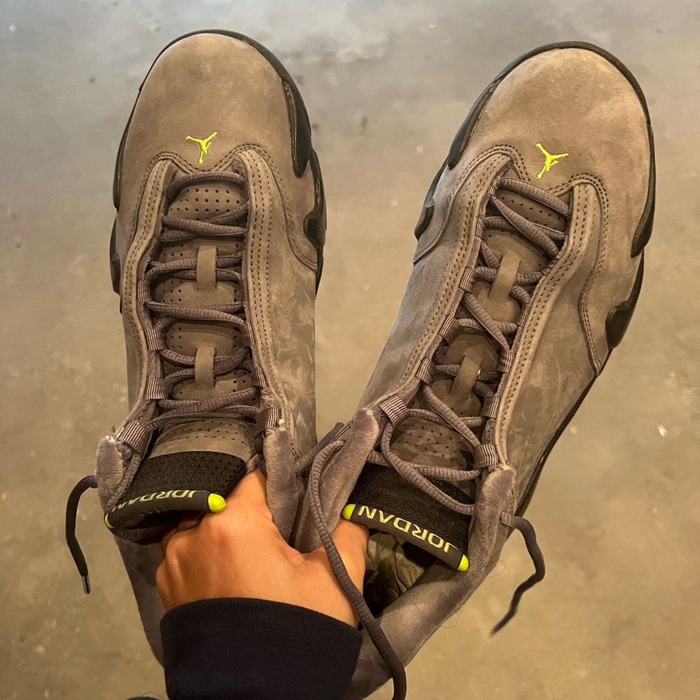 Men Gray Jordans